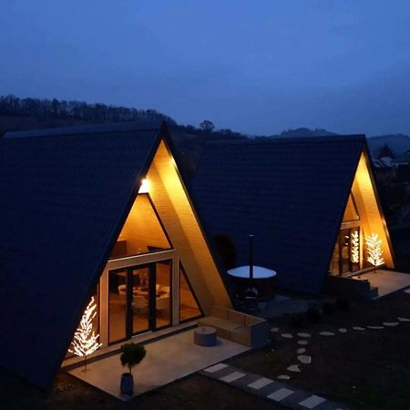 Hotel La Casute Silvasu de Jos Exterior foto